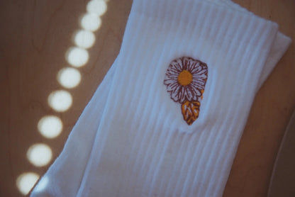 Flower Power Embroidered Socks – Everyday Comfortable Casual Socks Violet Apollo